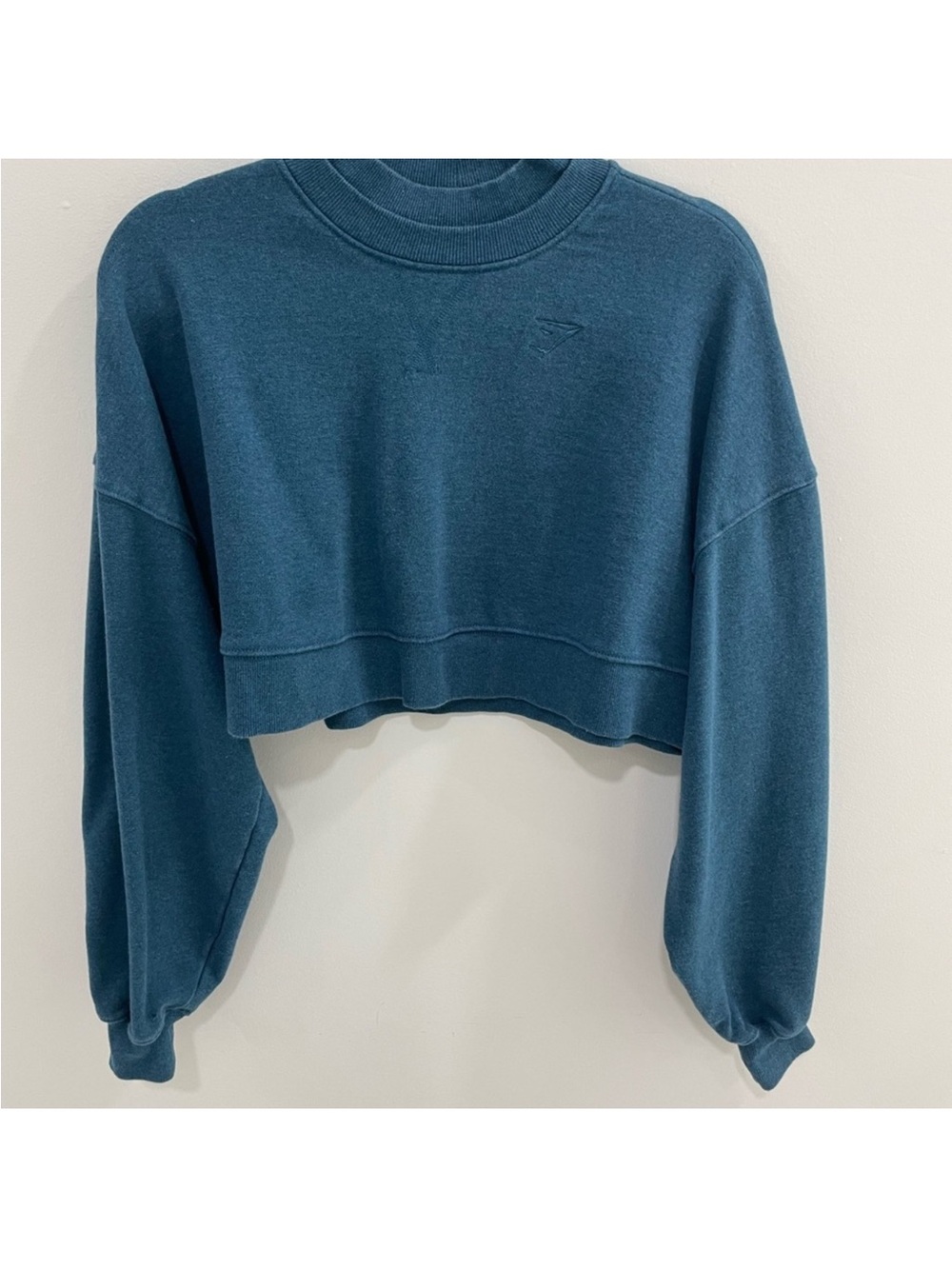 Gymshark- slightly Cropped Crewneck Sweatshirt in Teal Blue